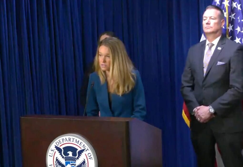 Judge DHS’s rules violated the court order by deporting 8 migrants to South Sudan Photo: Assistant National Secretary of National Security Tricia McLaughlin and the interim director of ICE Todd Lyons speak in a presierman on May 21, 2025.